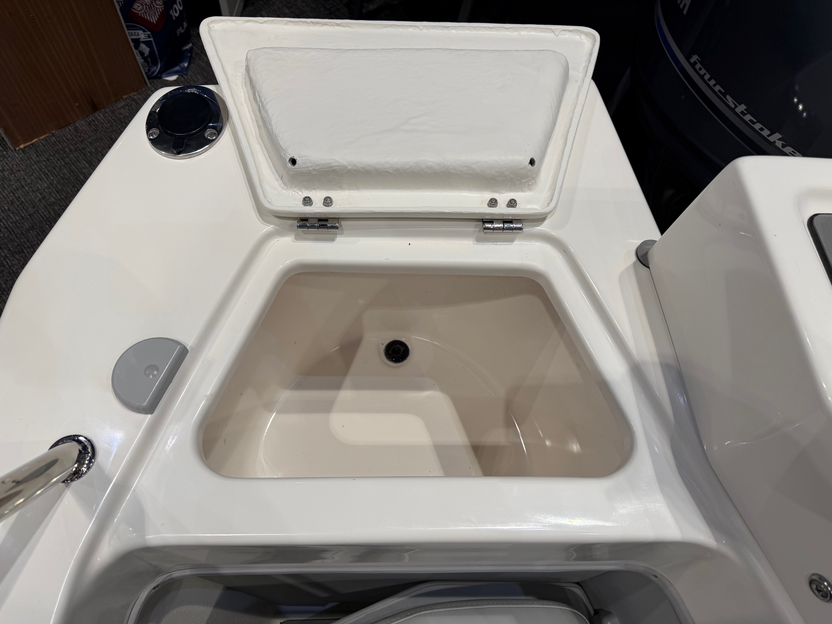 Sea Ranger 19 interior