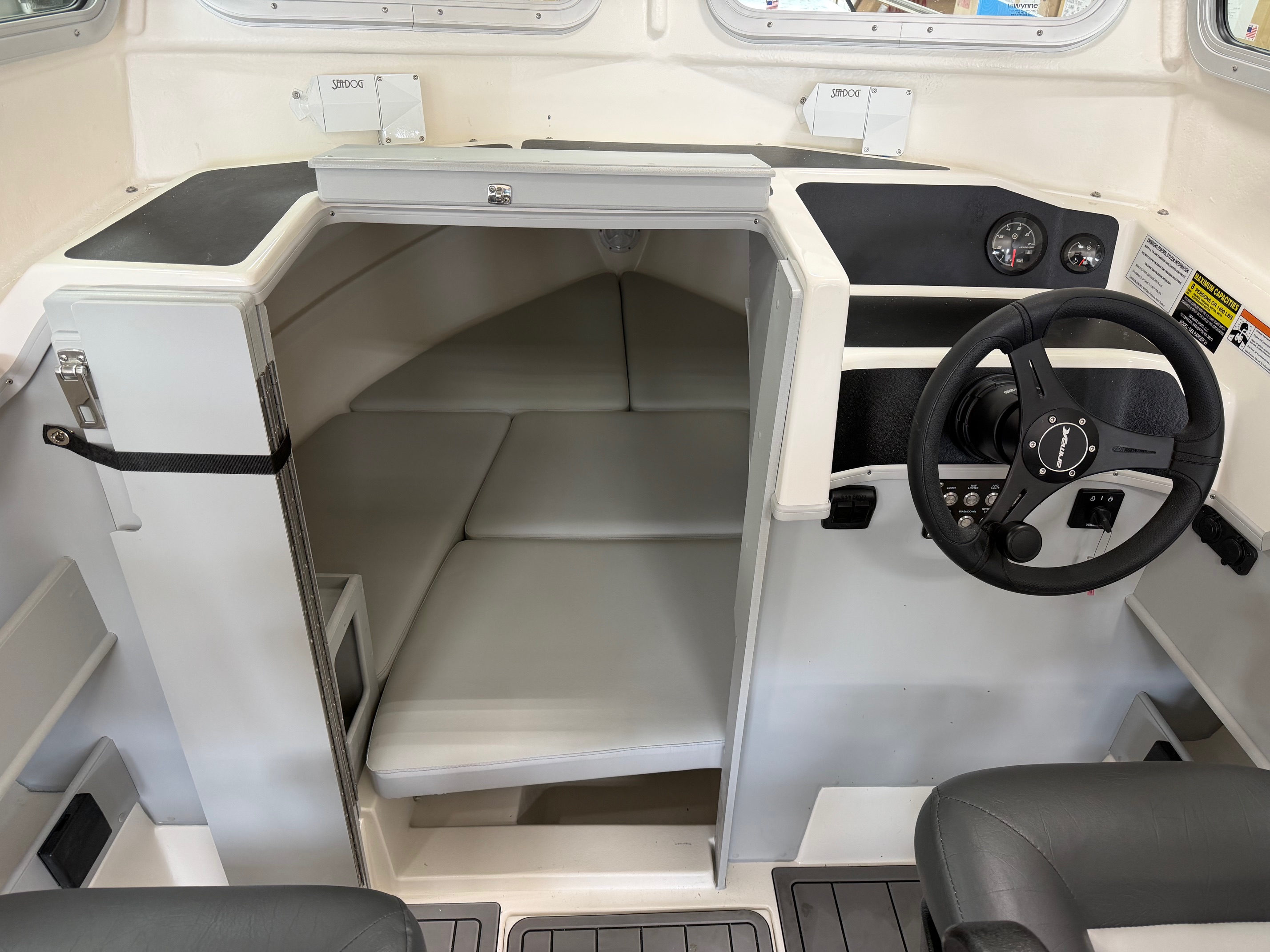 Sea Ranger 21 interior