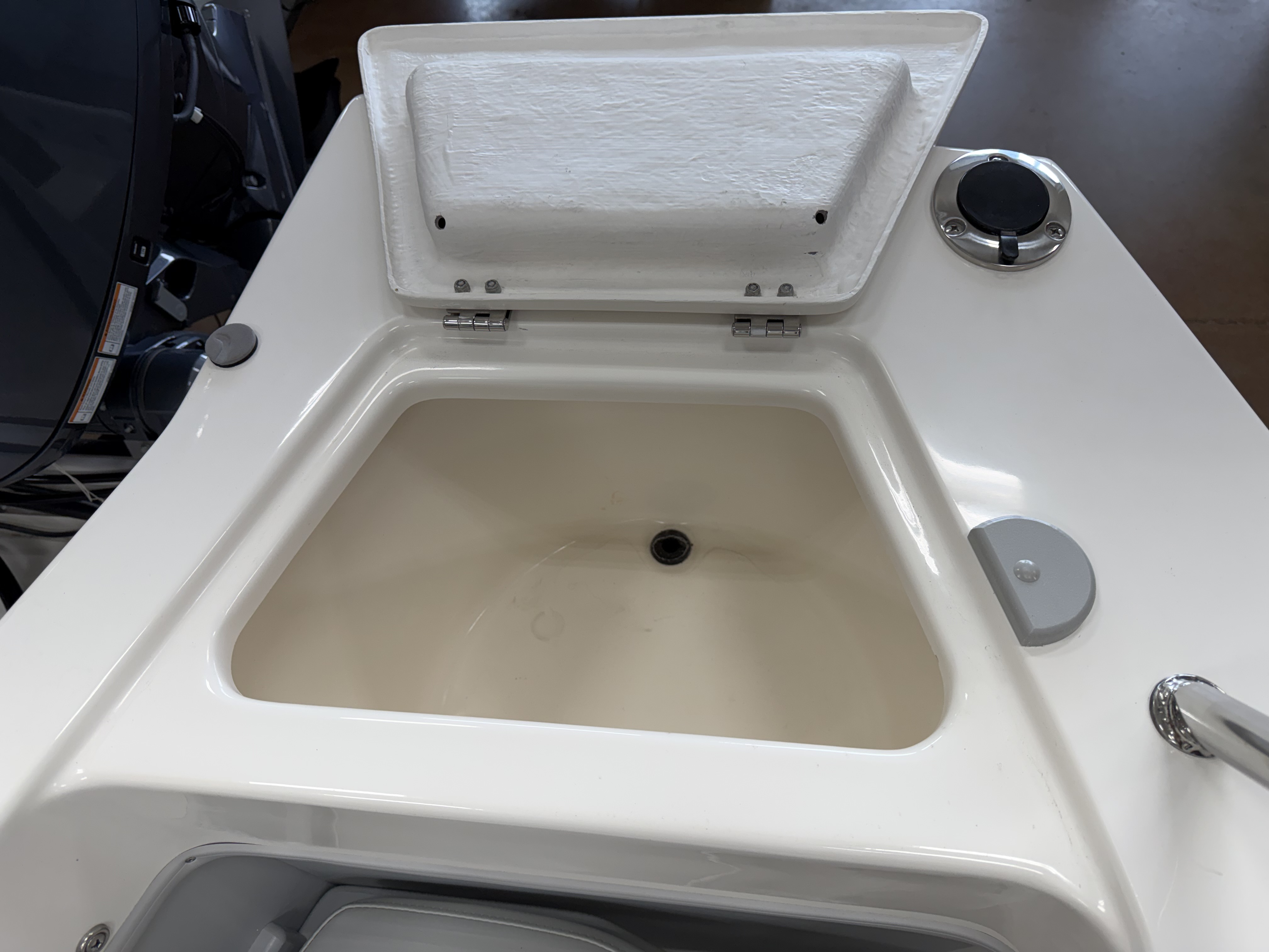 Sea Ranger 21 interior