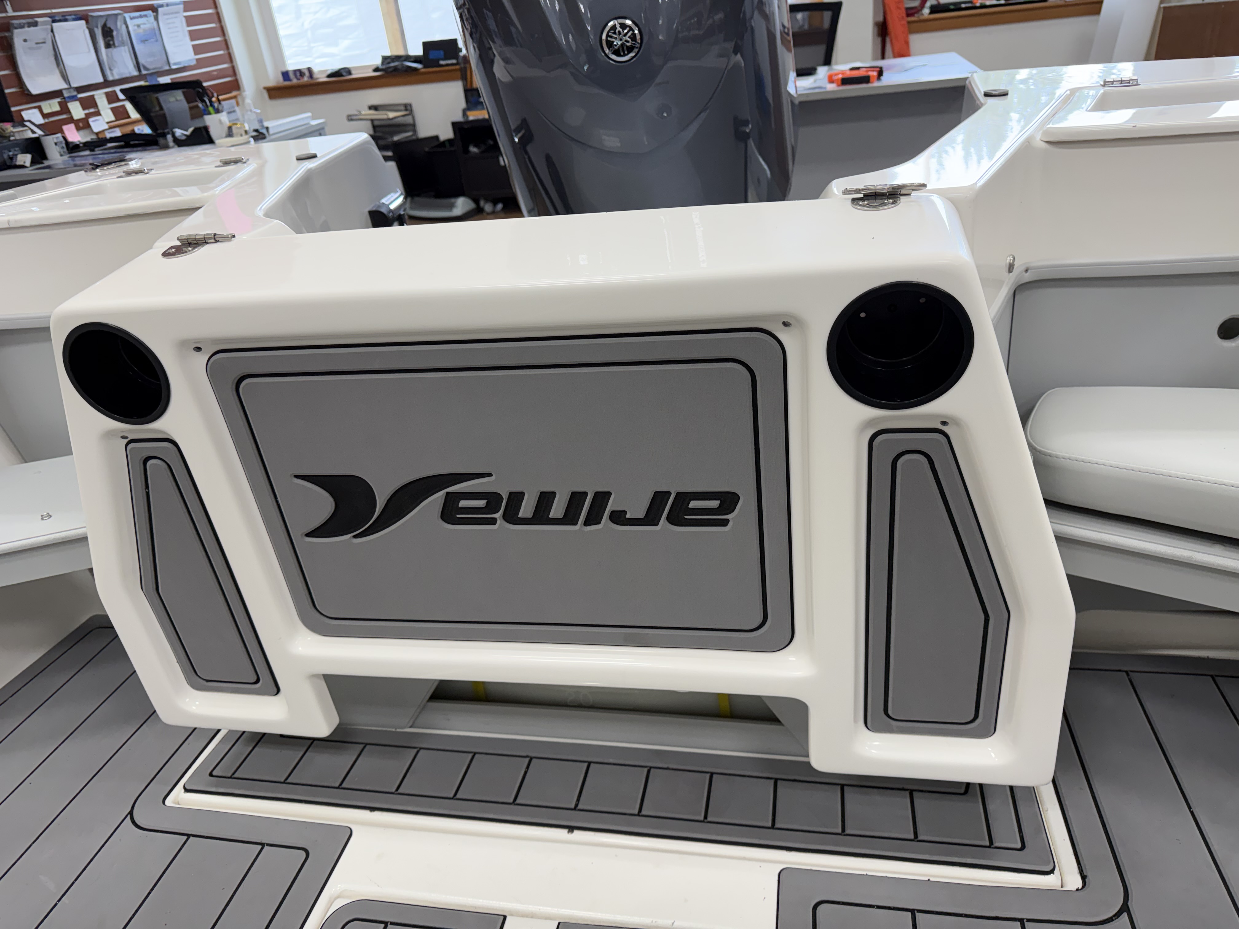 Sea Ranger 21 interior