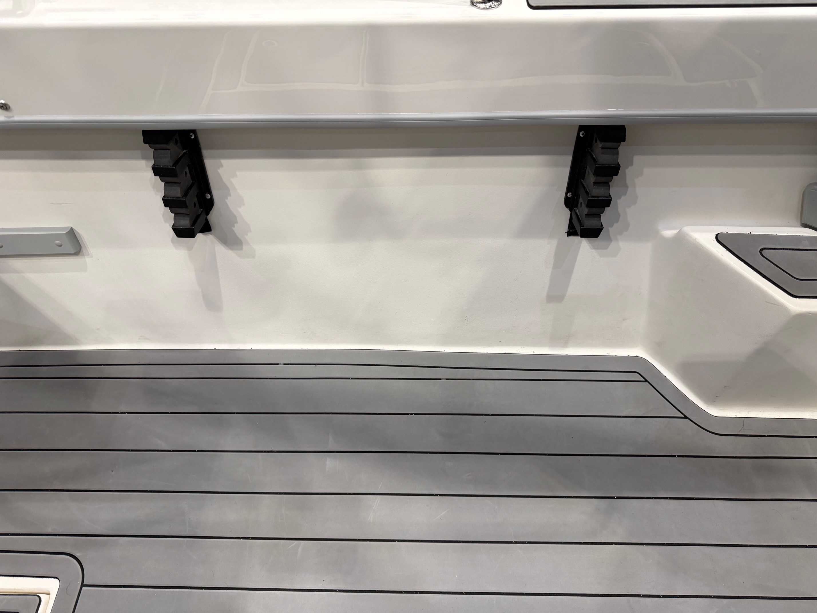 Sea Ranger HT 21 interior