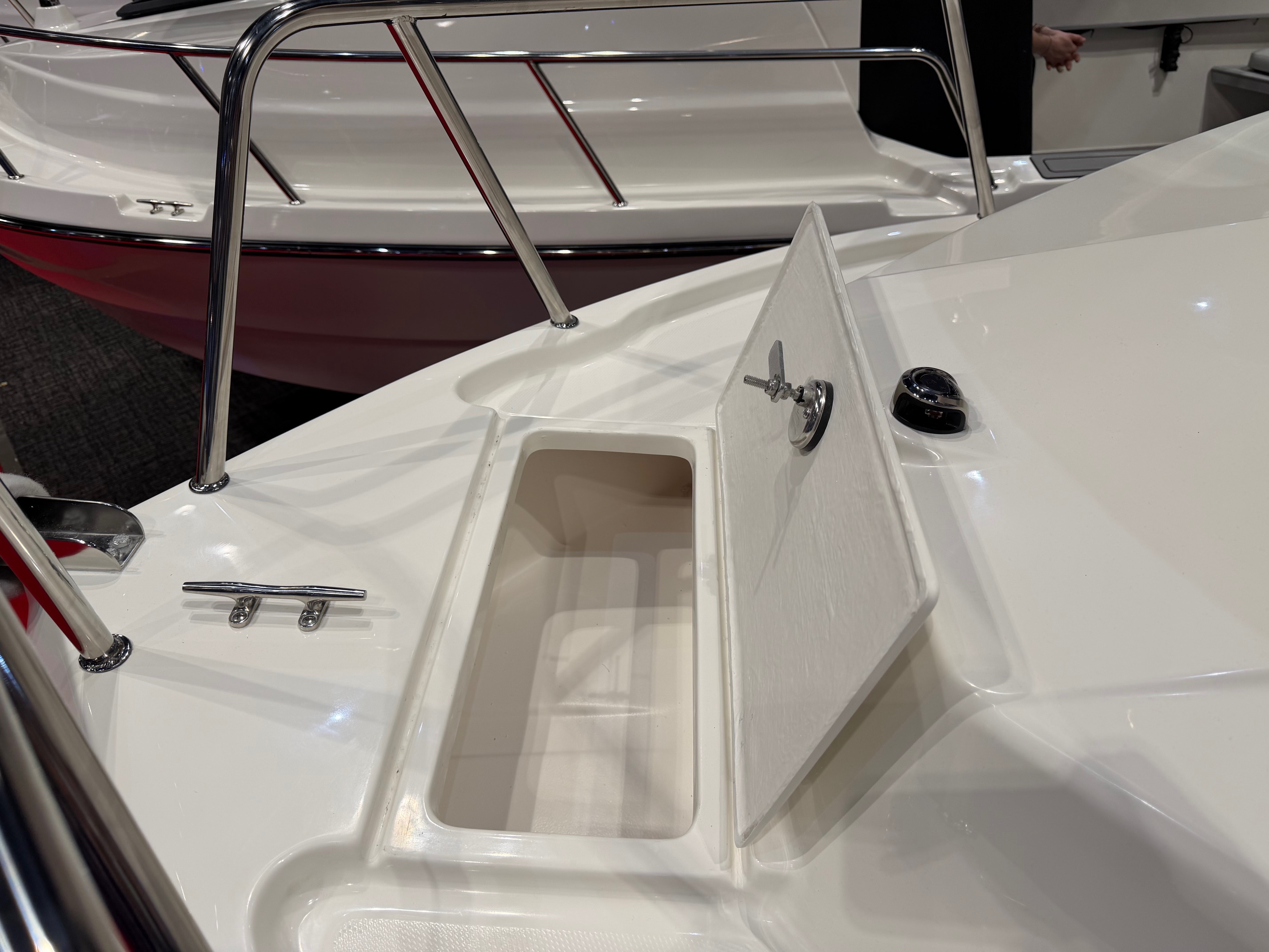 21 Sea Ranger Yellowtail Edition exterior